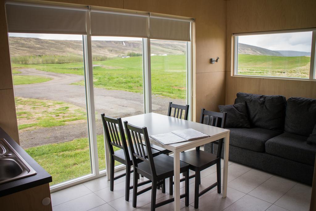 Einishus Cottages Лейґар Номер фото